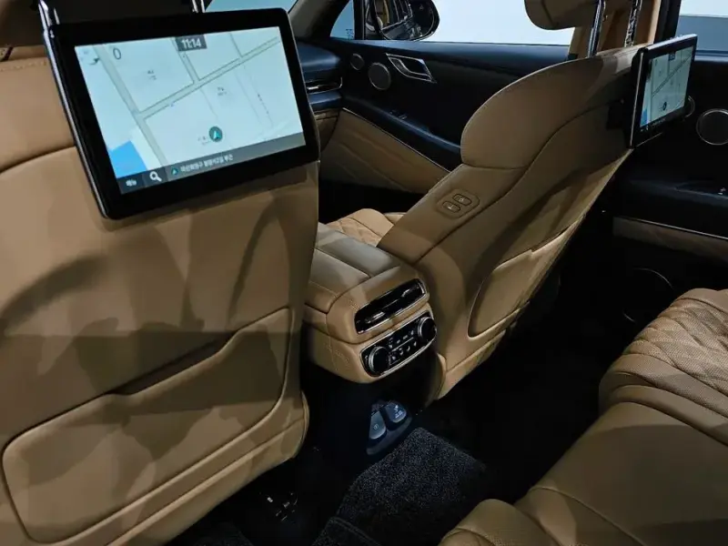 2023 Genesis GV80 с пробегом 26 461 км