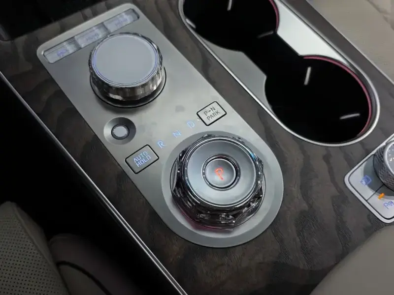 2023 Genesis GV80 с пробегом 9 541 км