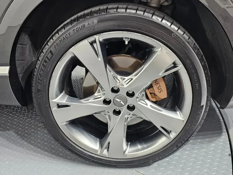 2023 Genesis GV80 с пробегом 26 461 км