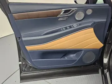 2023 Genesis GV80 с пробегом 26 461 км