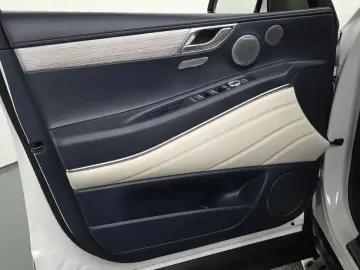 2023 Genesis GV80 с пробегом 84 102 км