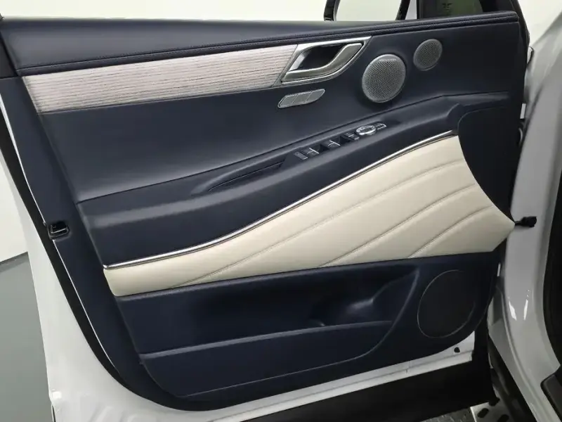 2023 Genesis GV80 с пробегом 84 102 км