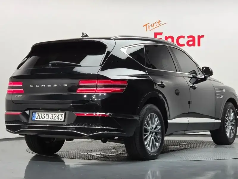 2023 Genesis GV80 с пробегом 62 996 км