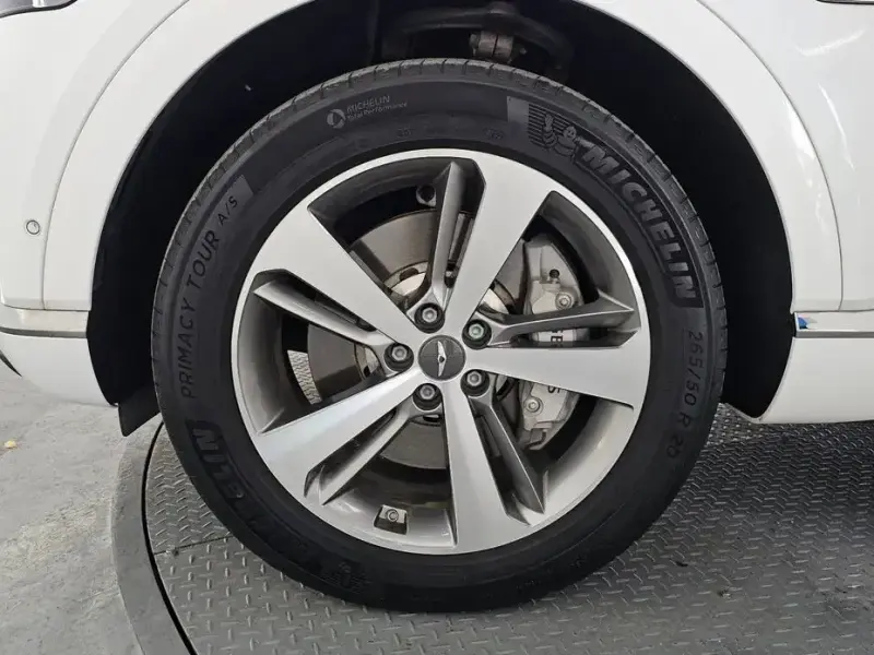 2023 Genesis GV80 с пробегом 51 227 км
