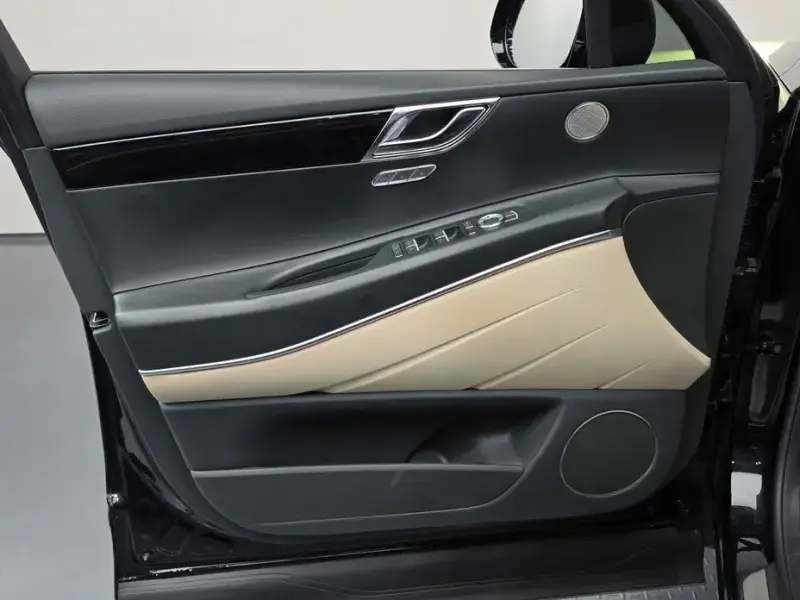 2023 Genesis GV80 с пробегом 62 996 км