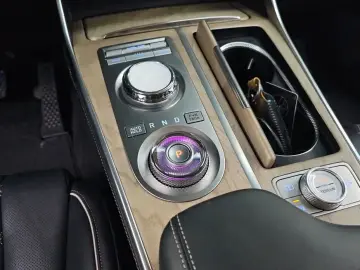 2023 Genesis GV80 с пробегом 51 227 км