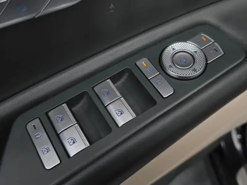 2023 Genesis GV80 с пробегом 62 996 км