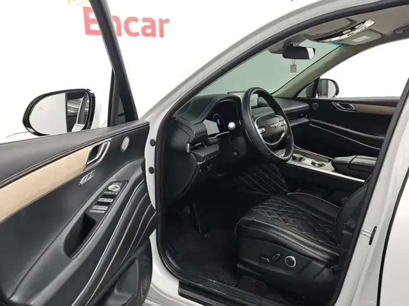 2023 Genesis GV80 с пробегом 51 227 км