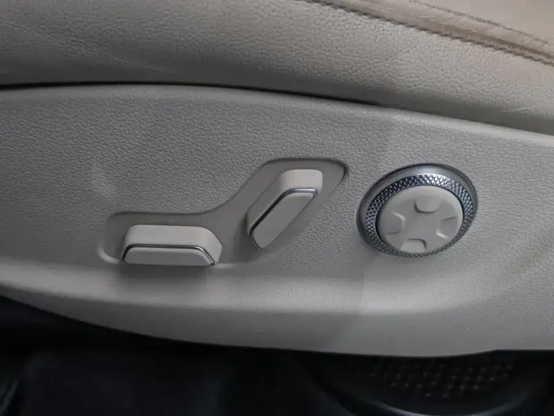2023 Genesis GV80 с пробегом 62 996 км