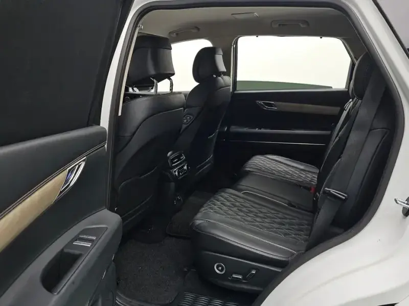 2023 Genesis GV80 с пробегом 51 227 км