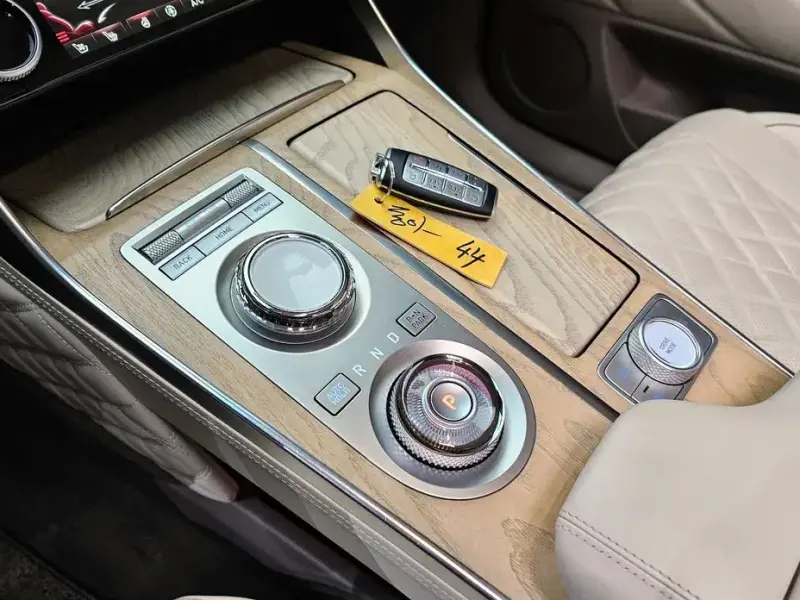 2023 Genesis GV80 с пробегом 41 638 км