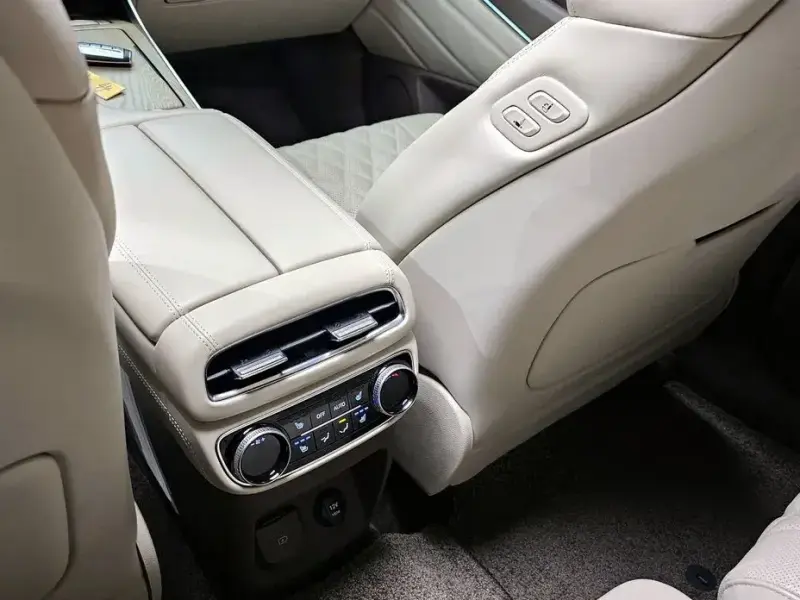 2023 Genesis GV80 с пробегом 41 638 км