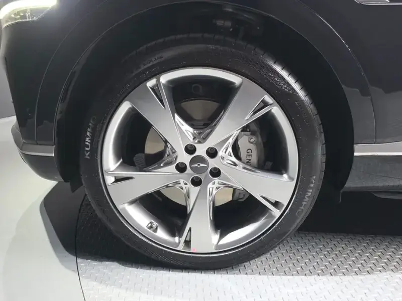 2023 Genesis GV80 с пробегом 78 463 км