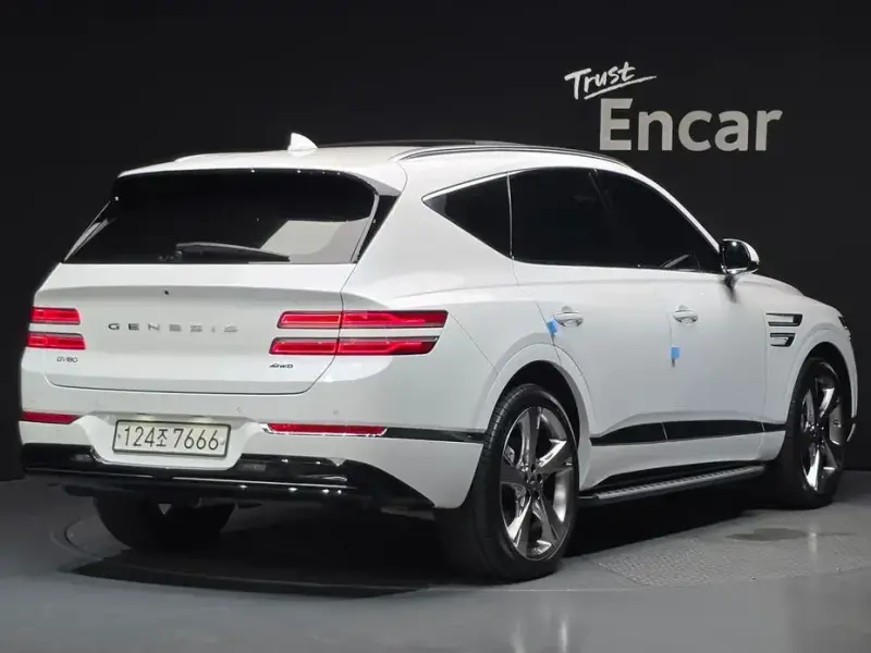 2023 Genesis GV80 с пробегом 38 490 км