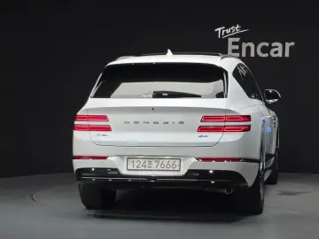 2023 Genesis GV80 с пробегом 38 490 км