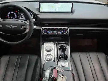 2023 Genesis GV80 с пробегом 38 490 км