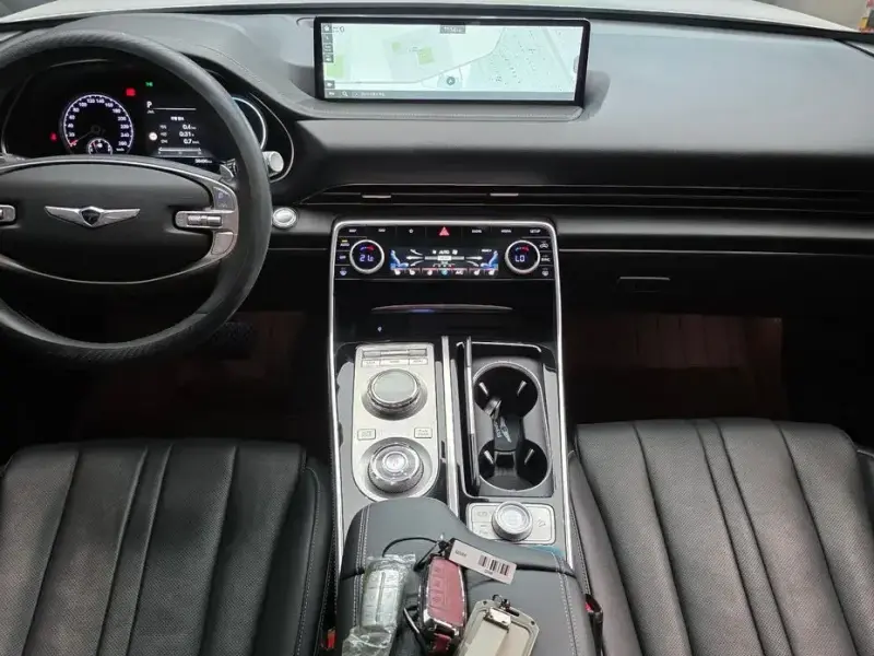 2023 Genesis GV80 с пробегом 38 490 км