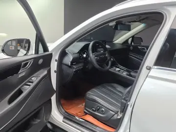 2023 Genesis GV80 с пробегом 38 490 км