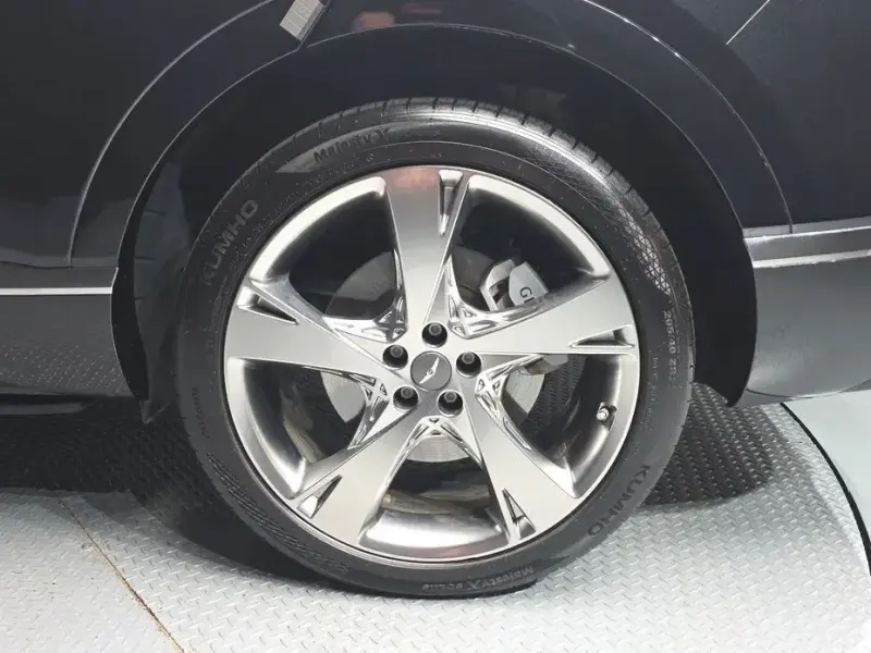2023 Genesis GV80 с пробегом 78 463 км