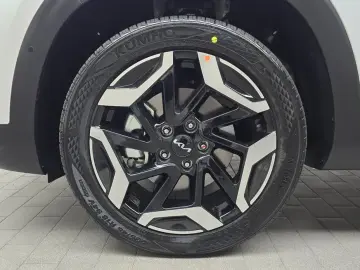 2025 Kia Seltos с пробегом 698 км