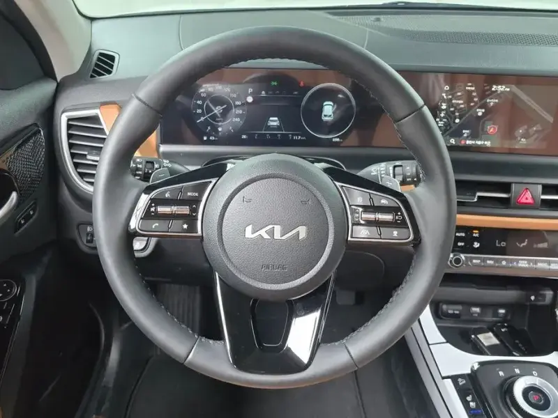 2025 Kia Seltos с пробегом 698 км