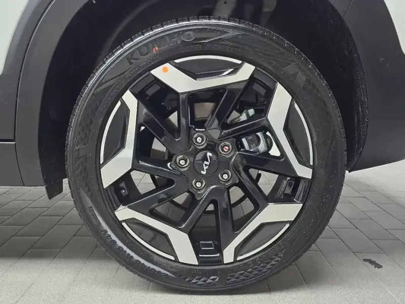 2025 Kia Seltos с пробегом 698 км