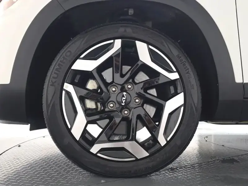 2024 Kia Seltos с пробегом 44 100 км