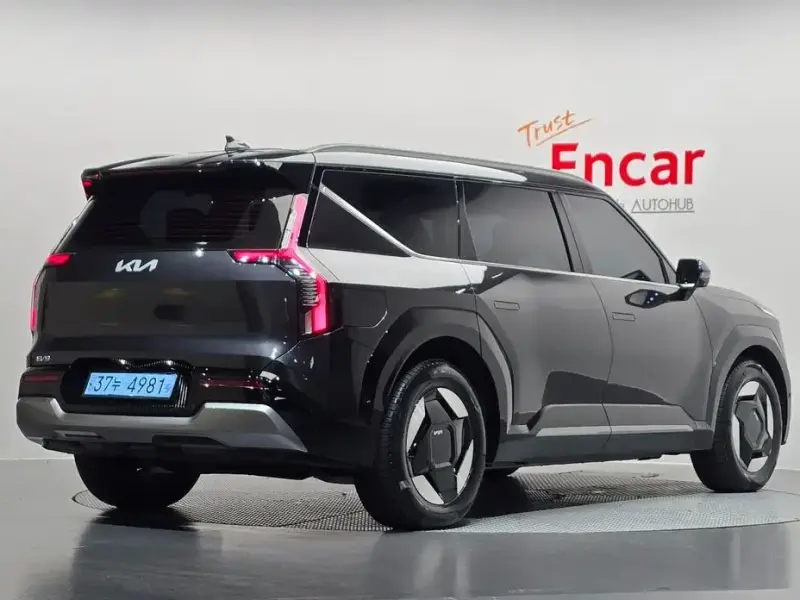 2023 Kia EV9 с пробегом 56 038 км
