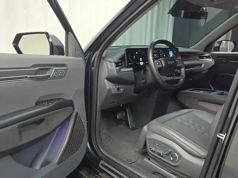 2023 Kia EV9 с пробегом 56 038 км