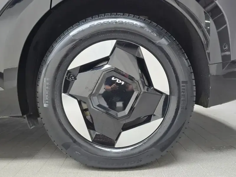 2023 Kia EV9 с пробегом 56 038 км