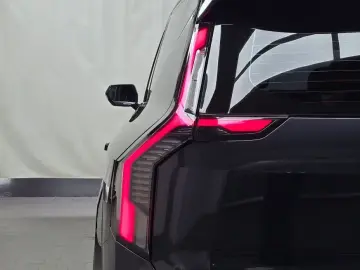 2023 Kia EV9 с пробегом 56 038 км