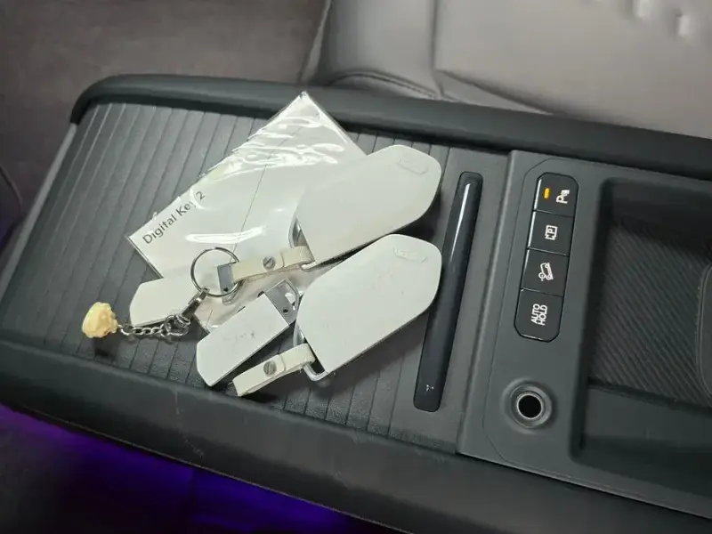 2023 Kia EV9 с пробегом 56 038 км