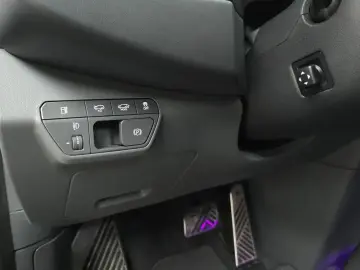 2023 Kia EV9 с пробегом 56 038 км