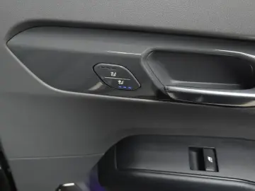 2023 Kia EV9 с пробегом 56 038 км