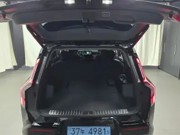 2023 Kia EV9 с пробегом 56 038 км