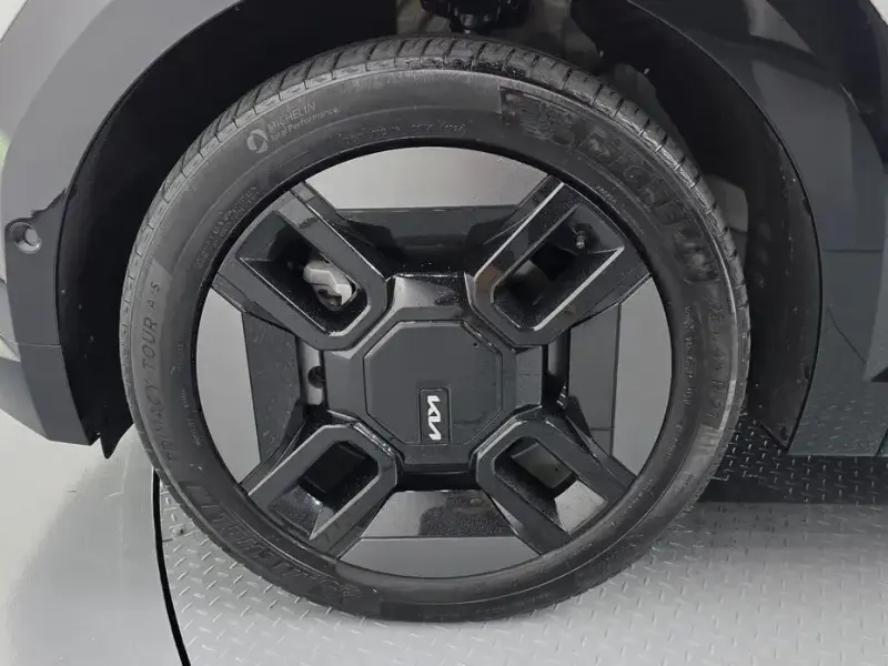 2024 Kia EV9 с пробегом 29 311 км