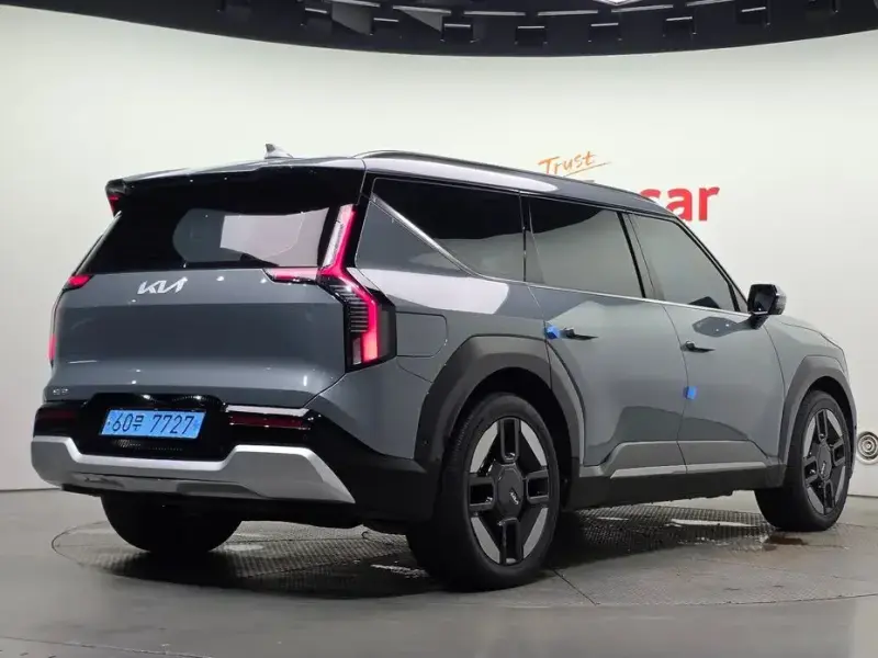 2023 Kia EV9 с пробегом 73 683 км