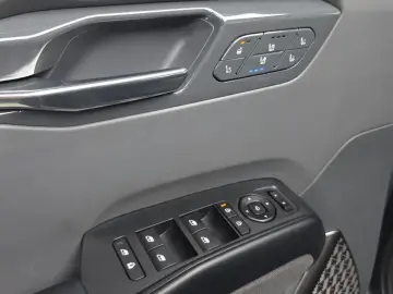 2023 Kia EV9 с пробегом 73 683 км