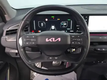 2023 Kia EV9 с пробегом 73 683 км