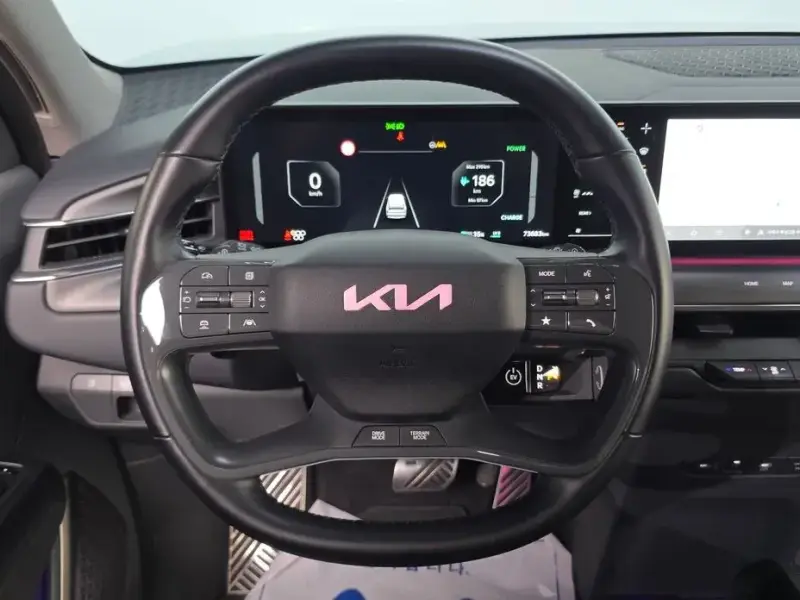 2023 Kia EV9 с пробегом 73 683 км