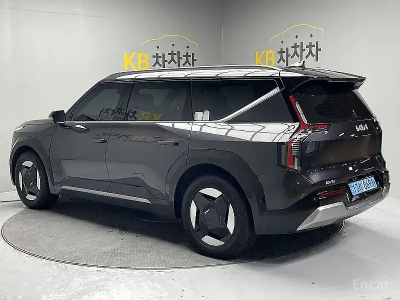 2024 Kia EV9 с пробегом 67 398 км