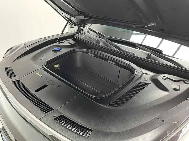 2024 Kia EV9 с пробегом 67 398 км