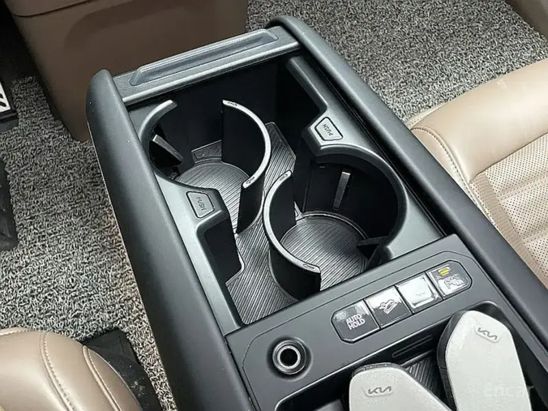 2024 Kia EV9 с пробегом 67 398 км