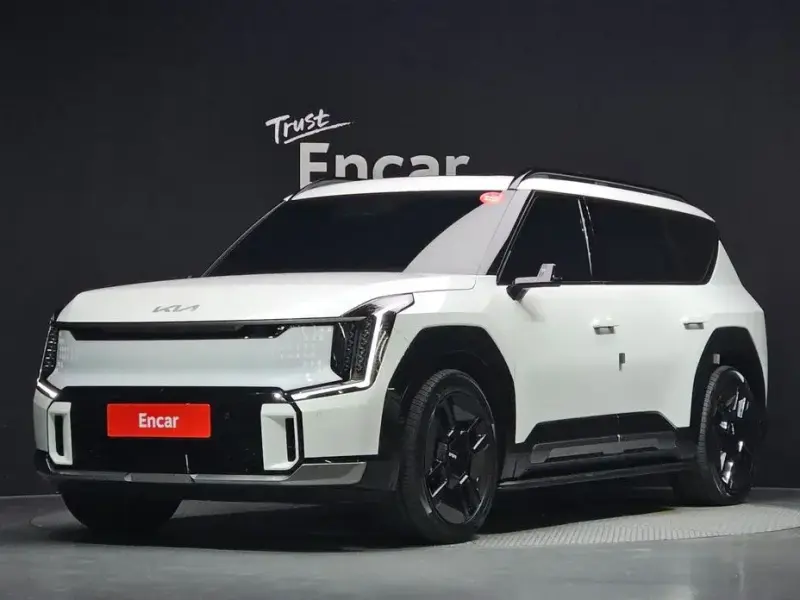 2025 Kia EV9 с пробегом 6 696 км