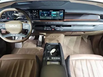 2025 Kia EV9 с пробегом 6 696 км