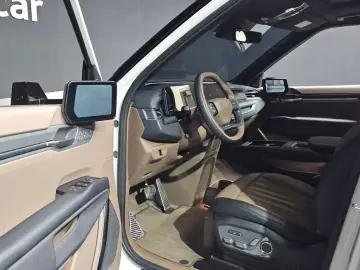2025 Kia EV9 с пробегом 6 696 км