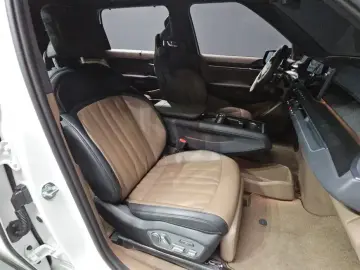 2025 Kia EV9 с пробегом 6 696 км