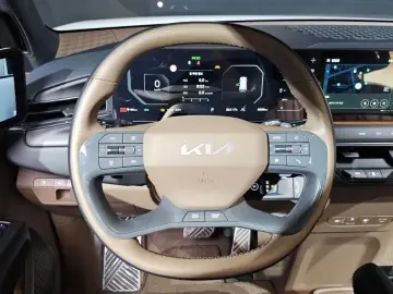 2025 Kia EV9 с пробегом 6 696 км