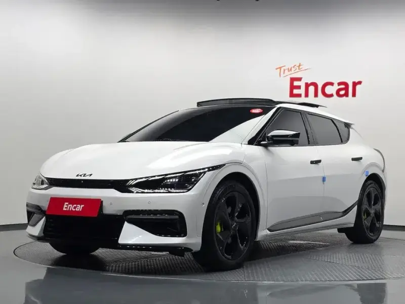 2022 Kia EV6 с пробегом 46 352 км