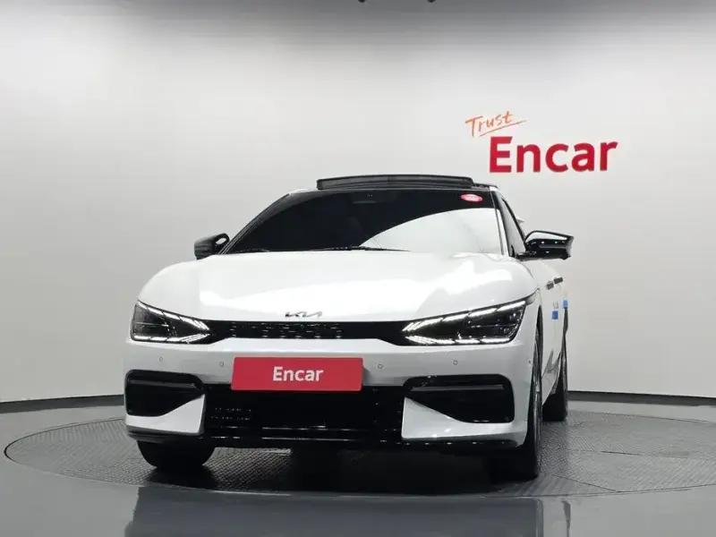 2022 Kia EV6 с пробегом 46 352 км